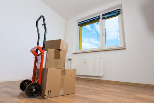 Local Fulham removal company assisting with residential and commercial moving