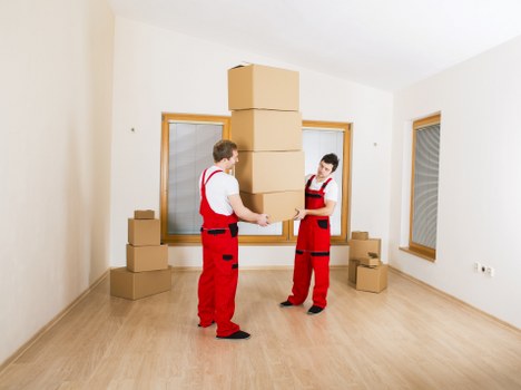 Residential and commercial moving truck service in Fulham
